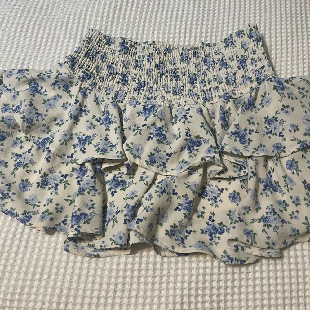 NWOT Altar’d State - Floral Blue and Cream Skirt - Picture 2 of 4